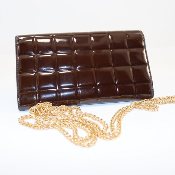 Vintage Chanel Chocolate Bar Wallet on Chain w/ Gold Hardware & Chain - Picture 2 of 11
